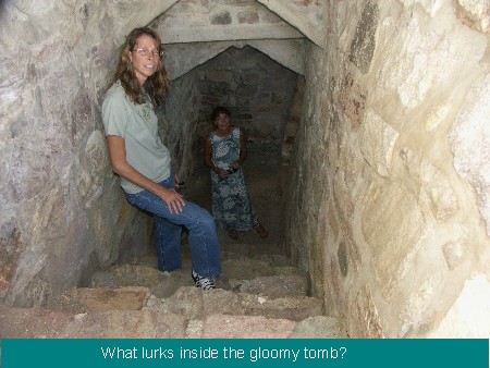 Hanging out in the Dianzu Tomb