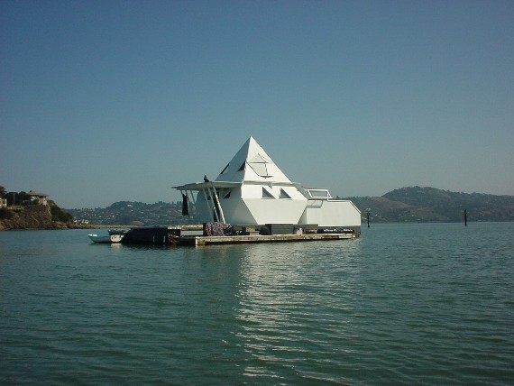 Cool House Boats in San Francisco